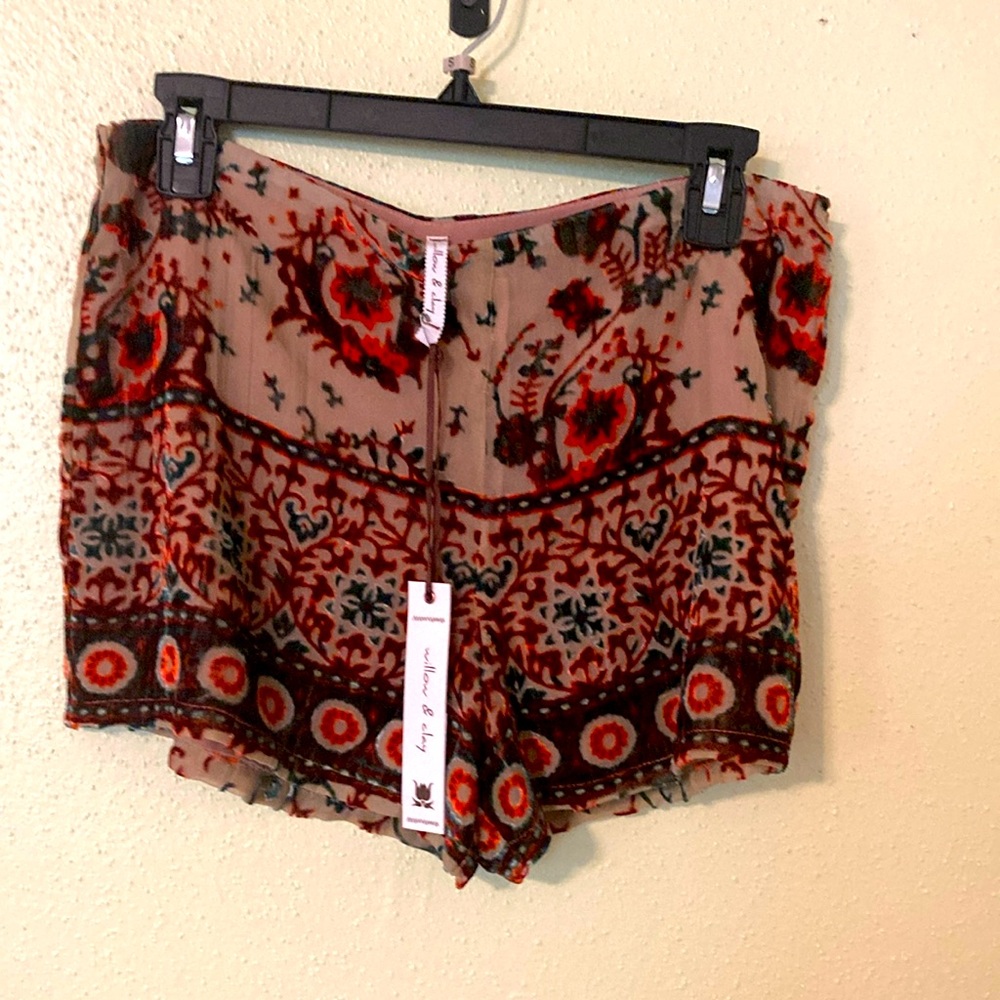 WILLOW & CLAY Sienna Floral Tapestry NWT high waist shorts